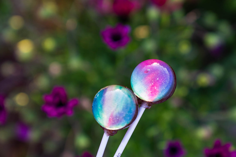 Sweetening Hangout Ideas with Sparko Sweets' Personalized Lollipops